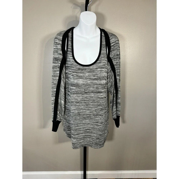 Cabi Tank With Cropped Cardigan Gray And Black Medium - Picture 1 of 7